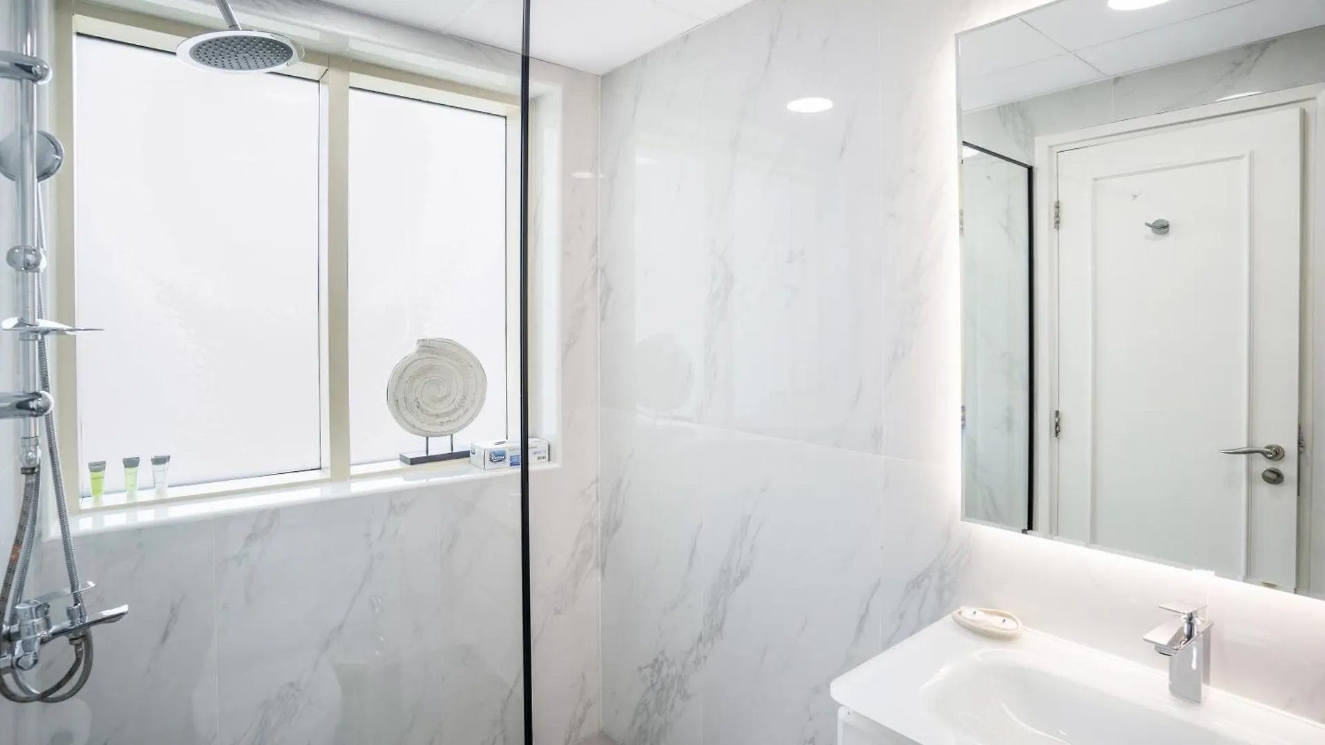 Sunrise Homes - Near Jbr Walk & Beach - Lovely Studio Dubai 0*,